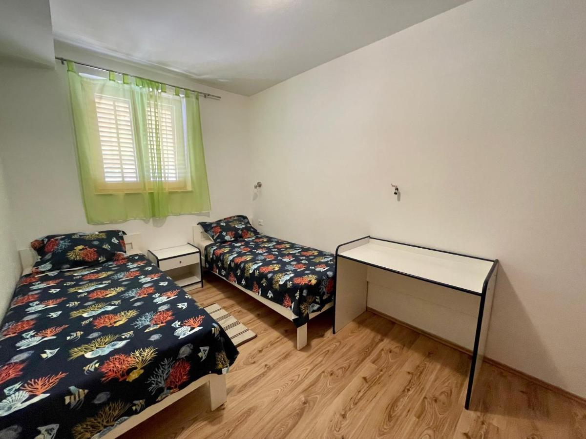 Lovro #1 & #2 Apartments ツレス エクステリア 写真
